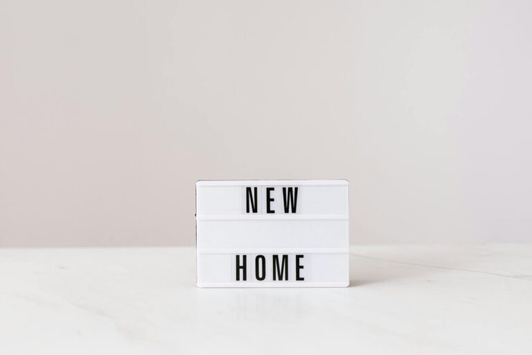 Just Moved? 5 Strategies To Keep Your New Home Clutter-Free